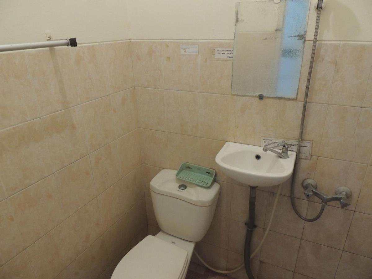 Wisma Tamu Uksw Salatiga Bagian luar foto